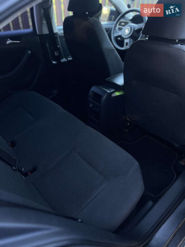 Седан Volkswagen Jetta 2014 в Стрые