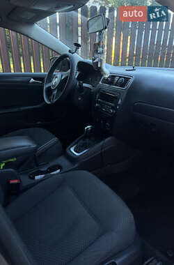 Седан Volkswagen Jetta 2014 в 