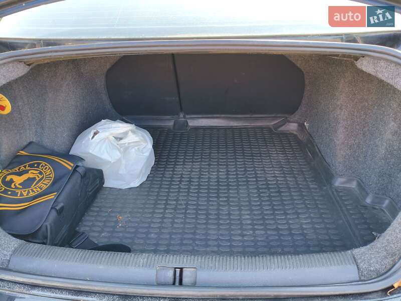 Седан Volkswagen Jetta 2006 в Кривом Роге