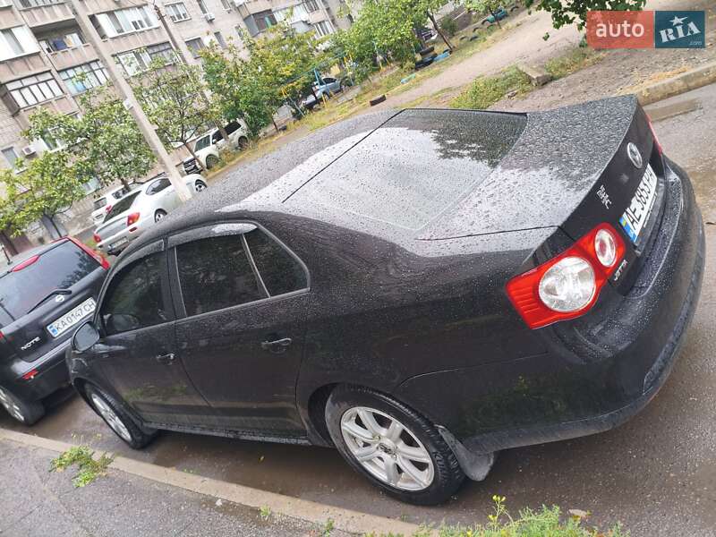 Седан Volkswagen Jetta 2006 в Кривом Роге