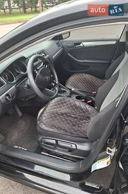 Седан Volkswagen Jetta 2017 в Ровно