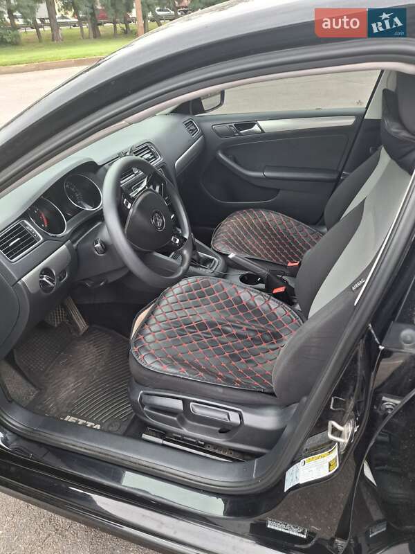 Седан Volkswagen Jetta 2017 в Рівному