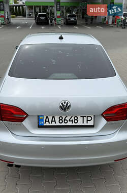 Седан Volkswagen Jetta 2011 в 