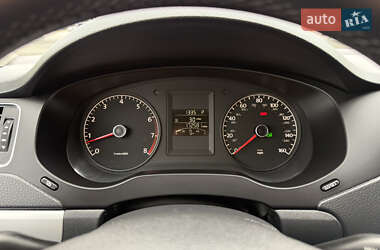 Седан Volkswagen Jetta 2011 в 