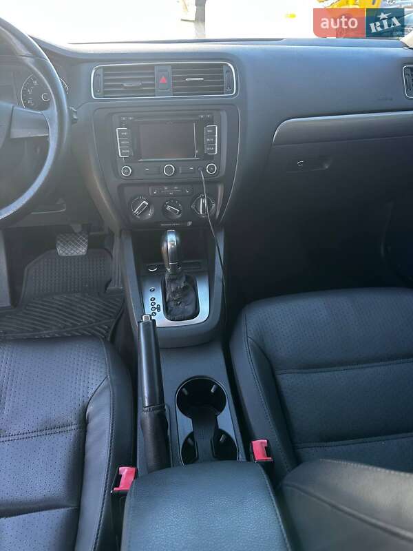 Седан Volkswagen Jetta 2013 в Самборе