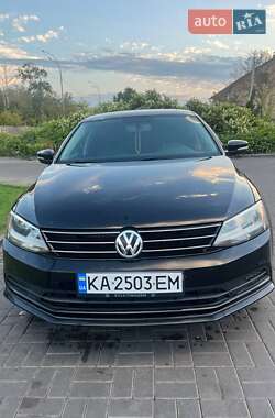 Седан Volkswagen Jetta 2015 в Києві