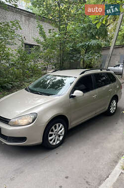 Универсал Volkswagen Jetta 2012 в 