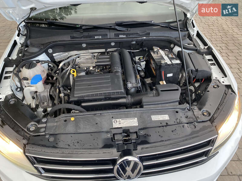 Седан Volkswagen Jetta 2017 в Львове