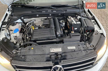 Седан Volkswagen Jetta 2017 в 