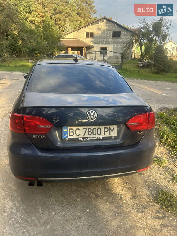Седан Volkswagen Jetta 2011 в Львове