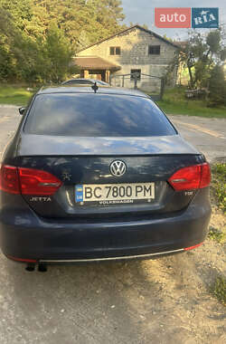 Седан Volkswagen Jetta 2011 в 