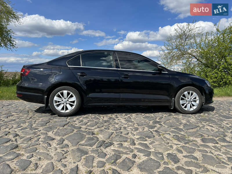 Седан Volkswagen Jetta 2016 в Рівному фото 8 Седан Volkswagen Jetta 2016 в Рівному