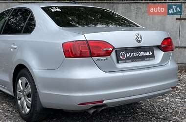 Седан Volkswagen Jetta 2014 в 
