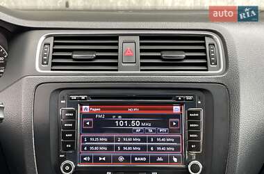 Седан Volkswagen Jetta 2014 в 
