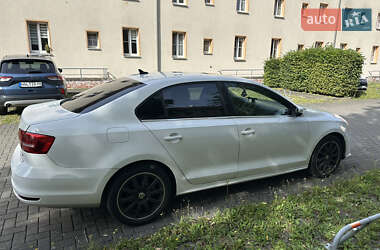 Седан Volkswagen Jetta 2015 в 