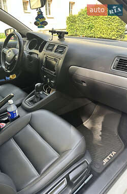 Седан Volkswagen Jetta 2015 в 