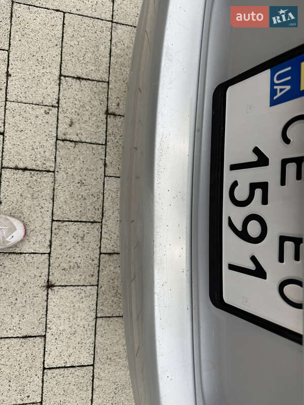 Седан Volkswagen Jetta 2012 в Чернівцях