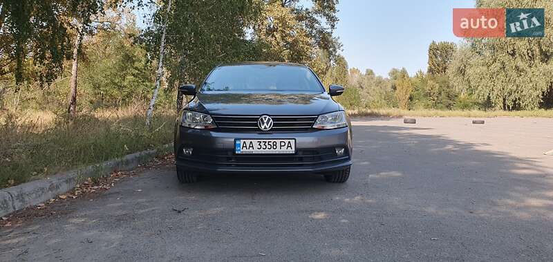Седан Volkswagen Jetta 2016 в Киеве
