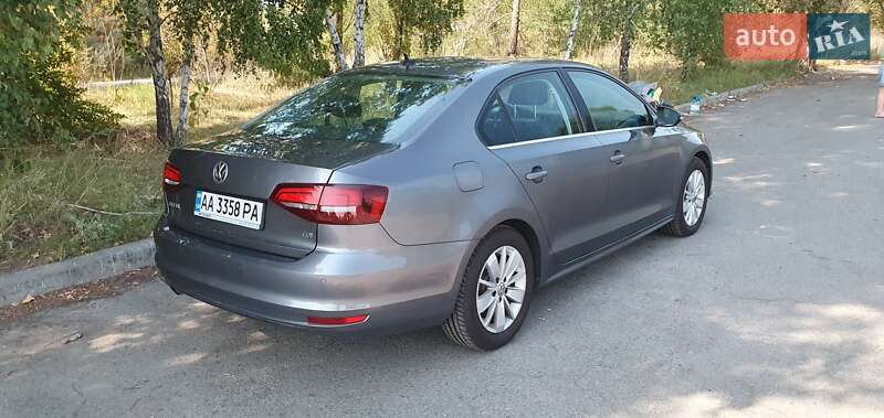 Седан Volkswagen Jetta 2016 в Киеве