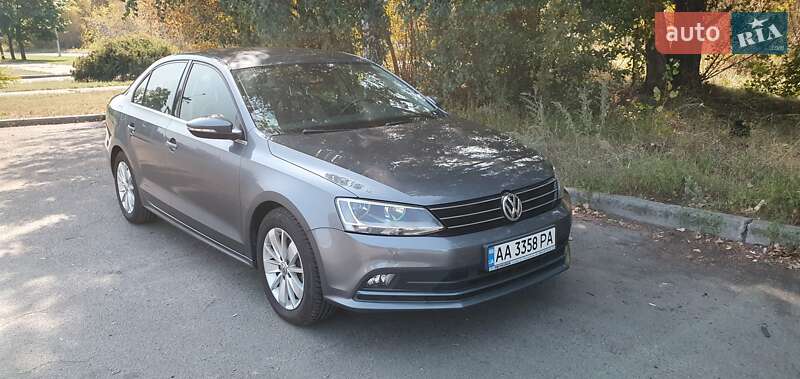 Седан Volkswagen Jetta 2016 в Киеве