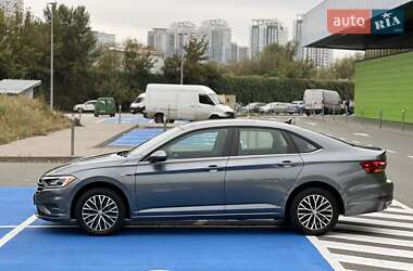 Седан Volkswagen Jetta 2019 в 