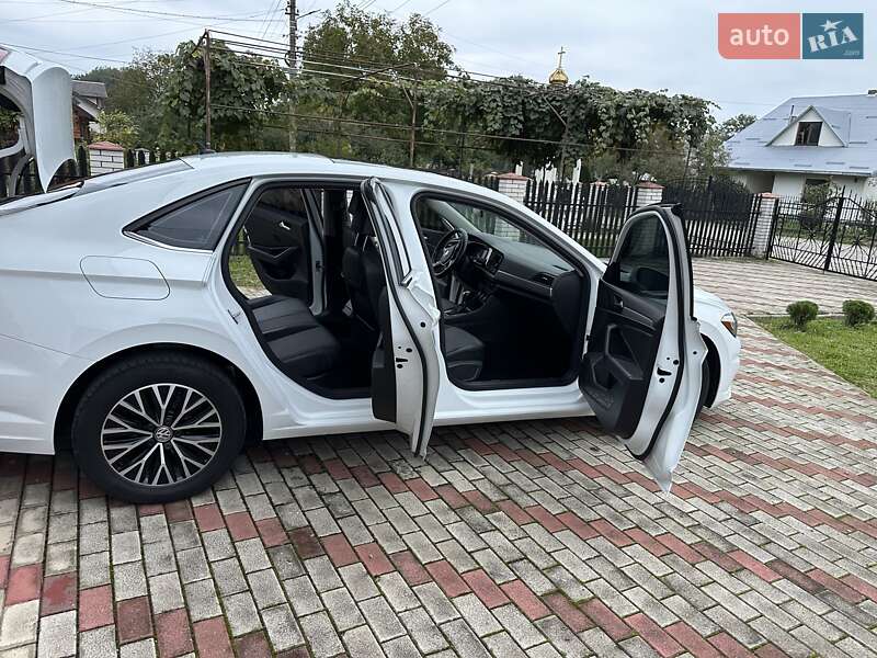 Седан Volkswagen Jetta 2019 в Івано-Франківську