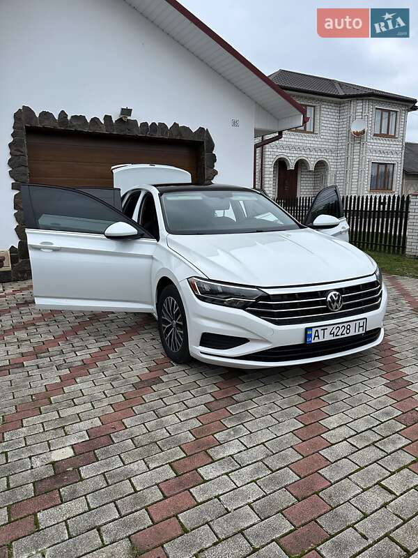 Седан Volkswagen Jetta 2019 в Івано-Франківську