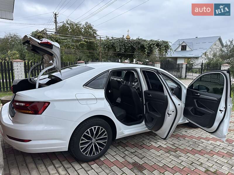 Седан Volkswagen Jetta 2019 в Івано-Франківську