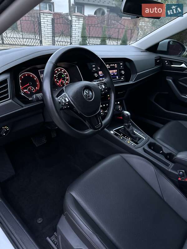Седан Volkswagen Jetta 2019 в Івано-Франківську