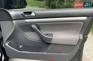 Седан Volkswagen Jetta 2009 в 