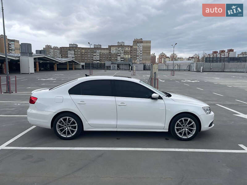 Седан Volkswagen Jetta 2012 в Киеве