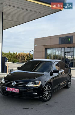 Седан Volkswagen Jetta 2015 в 