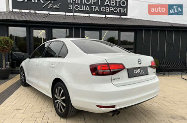 Седан Volkswagen Jetta 2016 в 