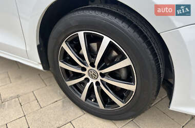 Седан Volkswagen Jetta 2016 в 