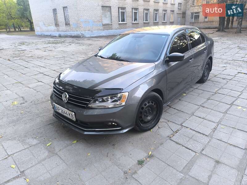 Седан Volkswagen Jetta 2011 в 
