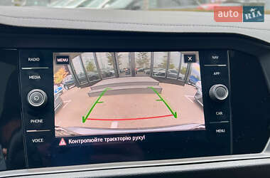 Седан Volkswagen Jetta 2018 в 