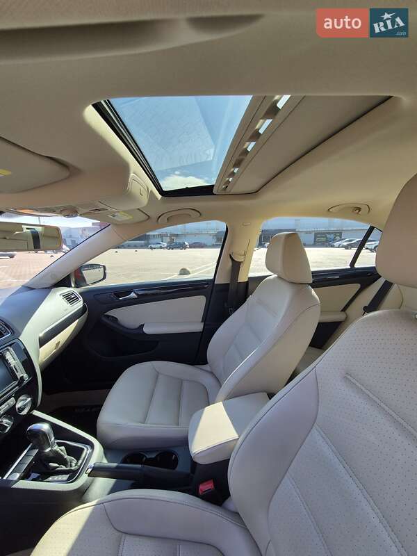 Седан Volkswagen Jetta 2016 в Житомирі фото 35 Седан Volkswagen Jetta 2016 в Житомирі
