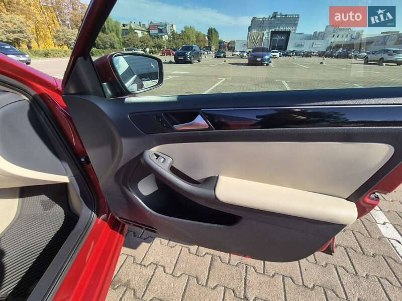 Седан Volkswagen Jetta 2016 в Житомирі фото 40 Седан Volkswagen Jetta 2016 в Житомирі