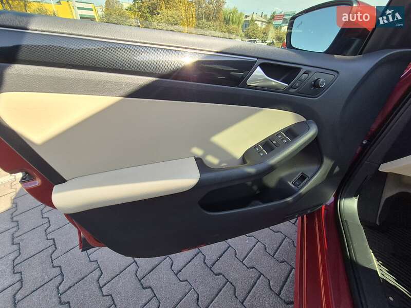 Седан Volkswagen Jetta 2016 в Житомирі фото 41 Седан Volkswagen Jetta 2016 в Житомирі