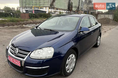 Седан Volkswagen Jetta 2007 в Охтирці