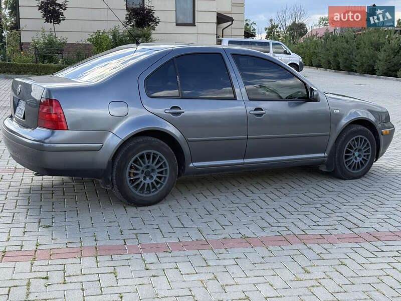 Седан Volkswagen Jetta 2003 в Золочеве
