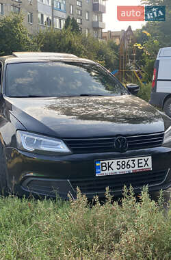 Седан Volkswagen Jetta 2012 в Сарнах