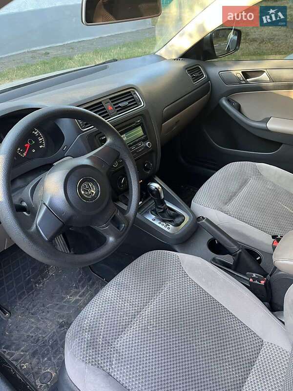 Седан Volkswagen Jetta 2013 в Запоріжжі