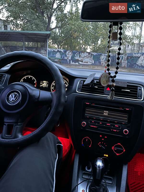 Седан Volkswagen Jetta 2011 в Миколаєві