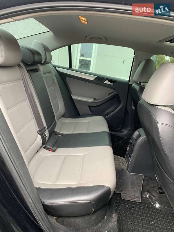 Седан Volkswagen Jetta 2013 в Виннице