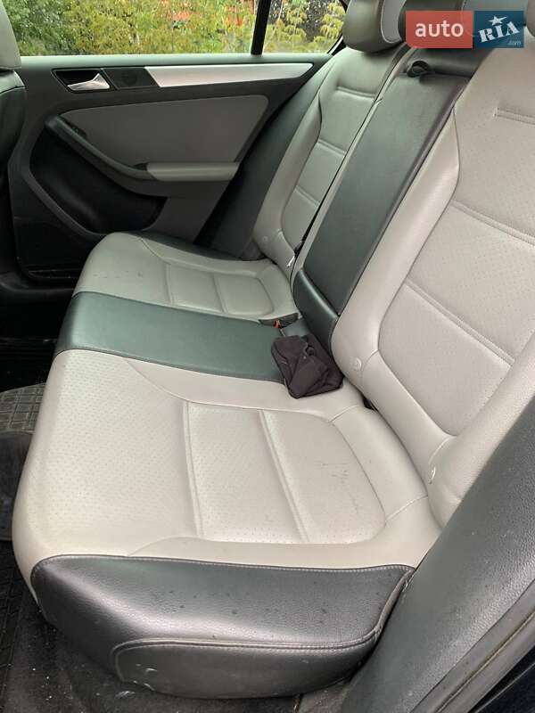 Седан Volkswagen Jetta 2013 в Виннице