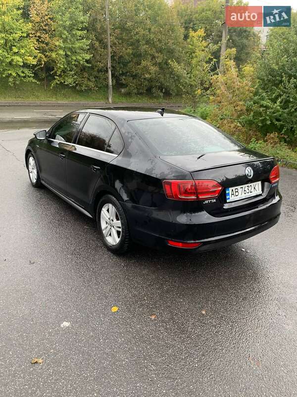 Седан Volkswagen Jetta 2013 в Виннице
