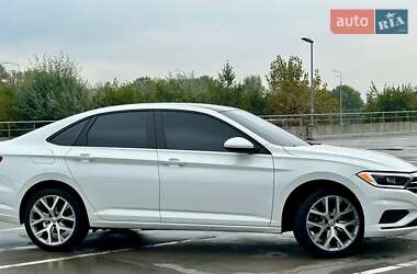 Седан Volkswagen Jetta 2019 в 