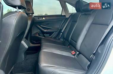 Седан Volkswagen Jetta 2019 в 
