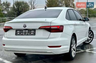 Седан Volkswagen Jetta 2019 в 